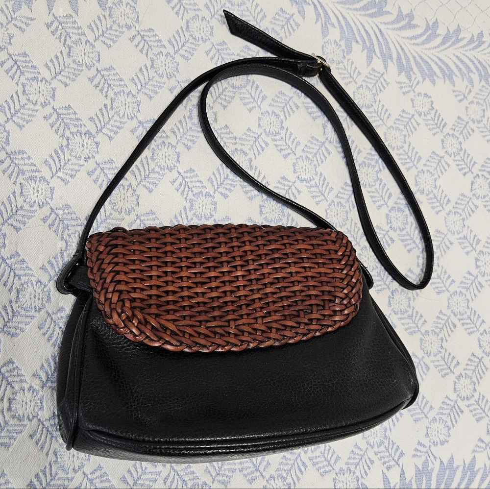 Basketweave Oasis Crossbody